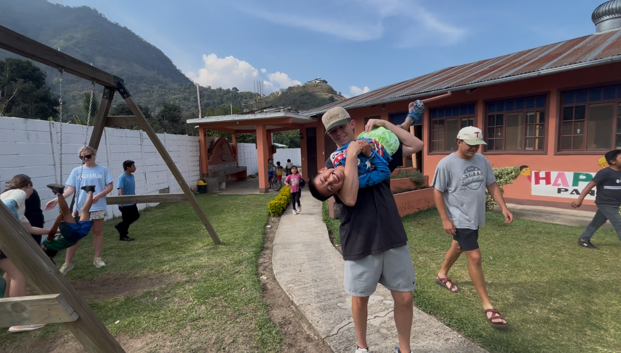 Impacto News & Pictures - May 2025